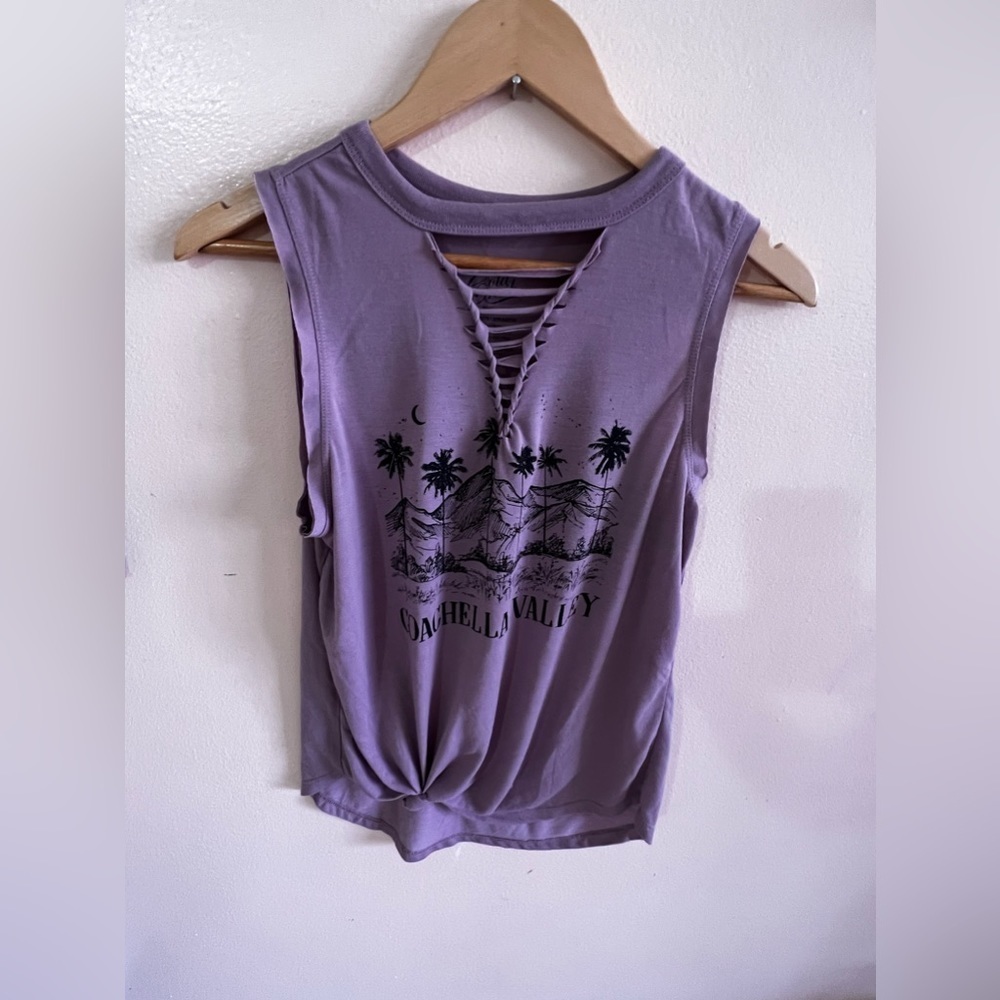 🌺 Like New Coachella Valley T-Shirt LADIES GOLD RUSH XS T- SHIRT